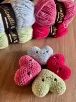 Haakpakket Valentijnshartje framboos kopen bij Wollies by Lies